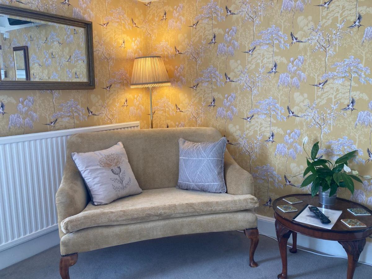 Whitecliff Guest House 웨이머스만 외부 사진