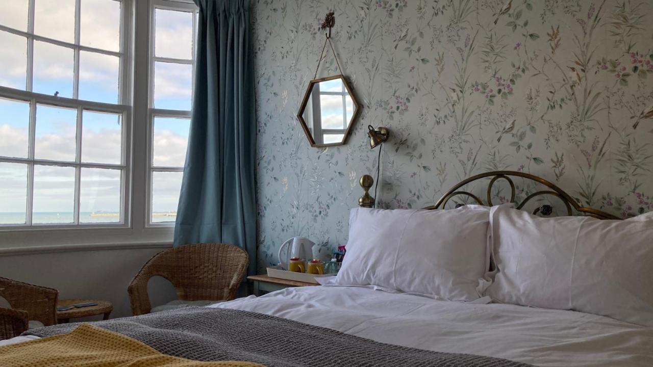 Whitecliff Guest House 웨이머스만 외부 사진