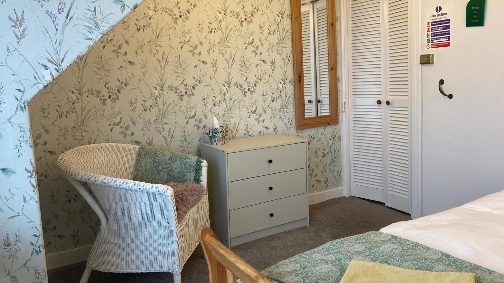 Whitecliff Guest House 웨이머스만 외부 사진