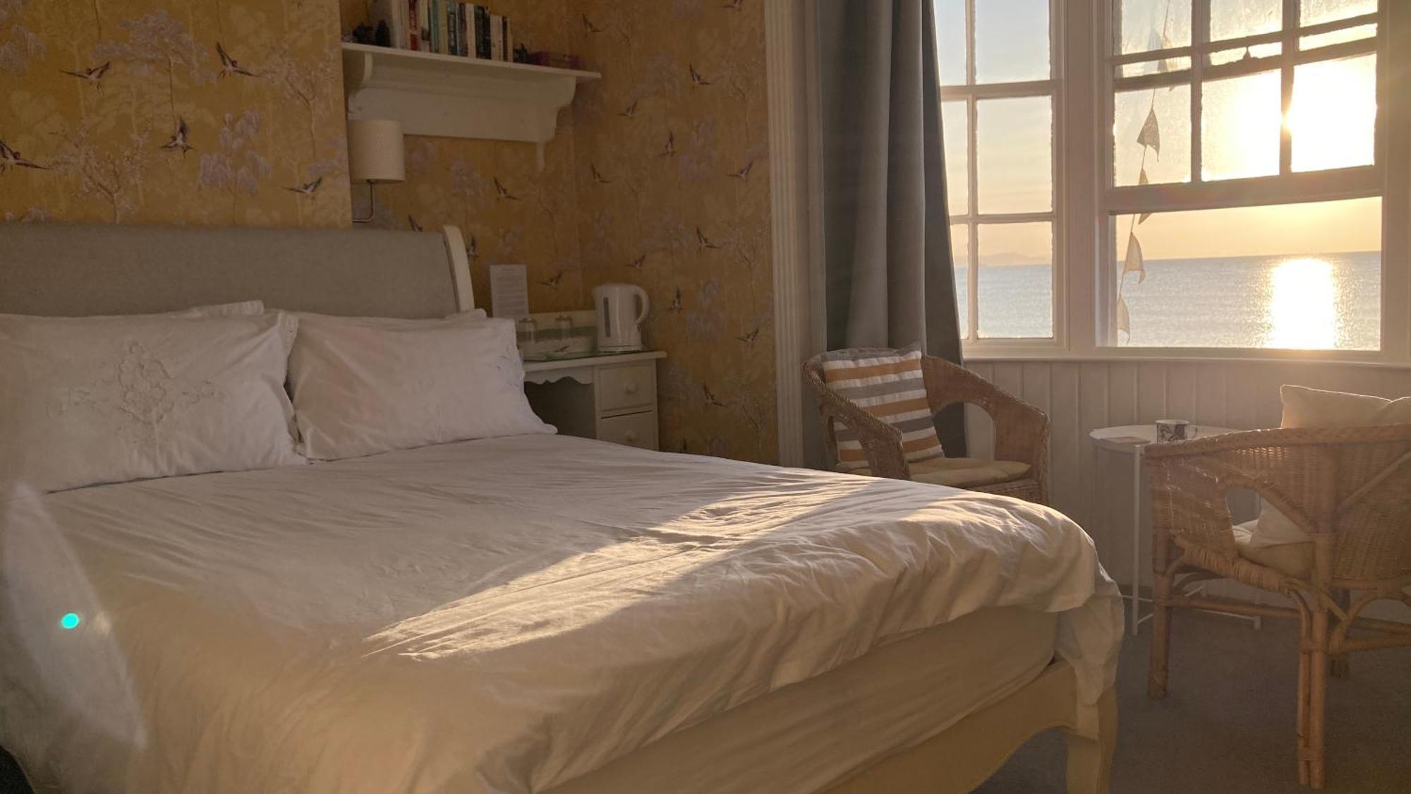 Whitecliff Guest House 웨이머스만 외부 사진