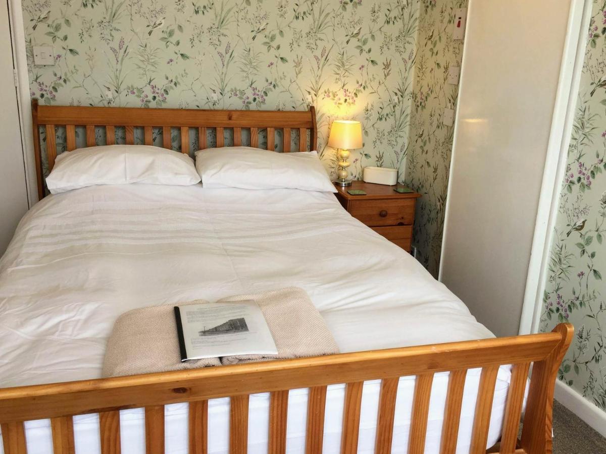 Whitecliff Guest House 웨이머스만 외부 사진